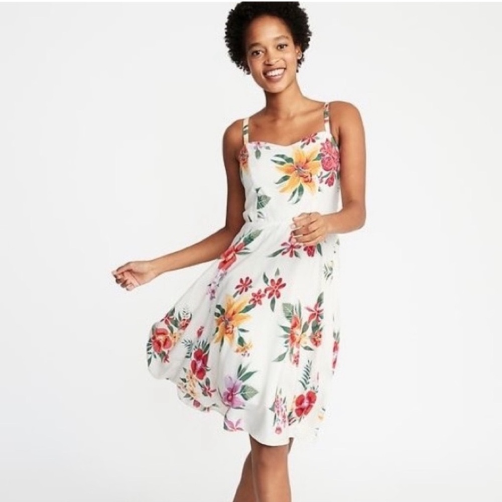 Old Navy white floral dress NWT